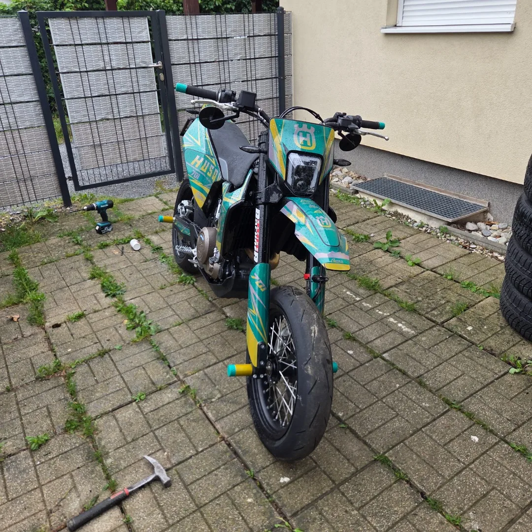 Neue stuntpegs auf meiner Husky 701